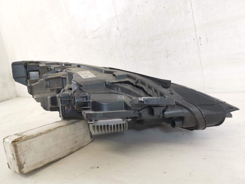 Ляв фар Led Тесла Модел 3 / Tesla Model 3 [ - ] Оригинален Повреден