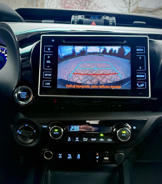 Toyota Hilux Invincible  2.4d Cutie Automata! Garantie!TVA Deductibil