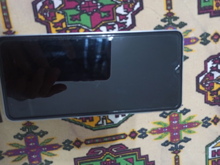 продаңтся смартфон  SЛMSUNG  Galaxy A06