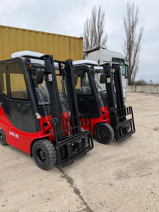 Stivuitor nou electric, cabina inchisa, AC, 2500kg, garantie, liza