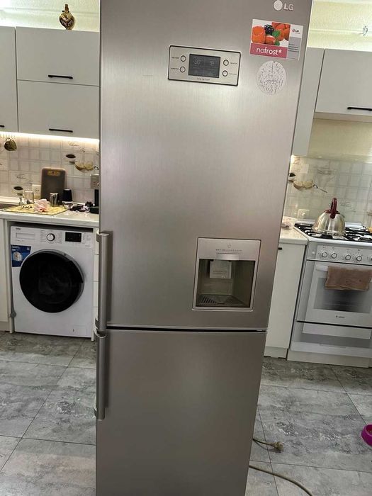 Продам холодильник LG GA-E409UQA — надёжный и вместительный