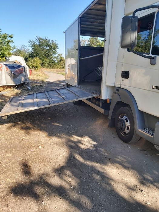 Продавам Животновоз Нисан Атлеон