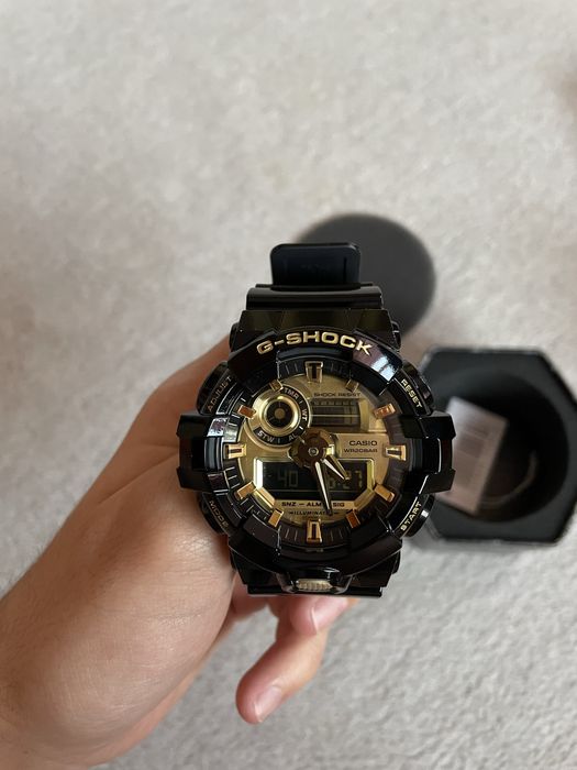 НОВ Casio G-shock GA-710GB-1AER