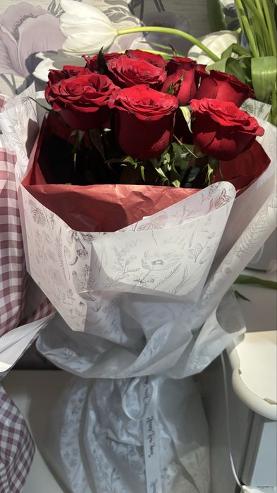 Метровый роза 9шт 3000тг