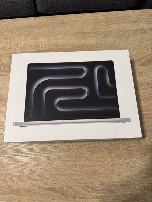 Macbook Pro M4 16 GB RAM  SSD 512 GB Silver в гаранция
