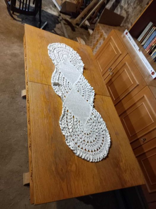 Холна маса, светла