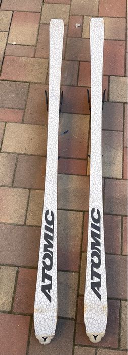 2 perechi Schiuri de vânzare 200 lei amandoua