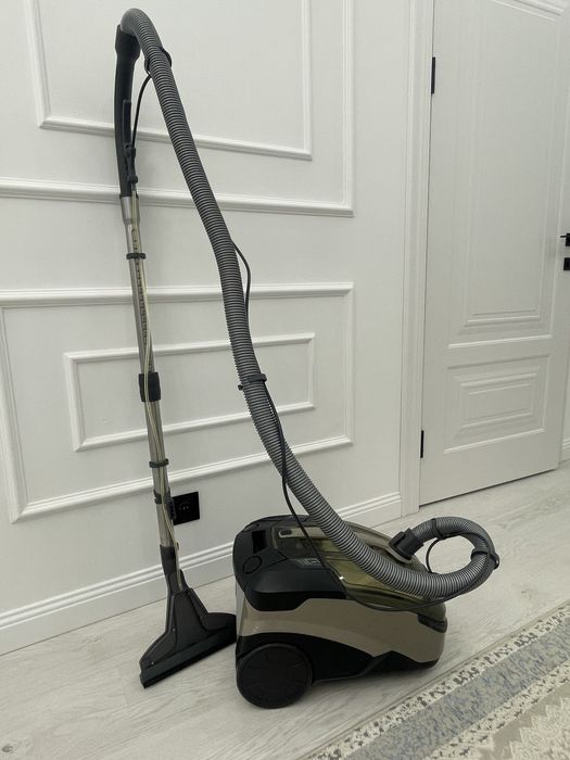 Продаю пылесос Thomas Mokko XT серый