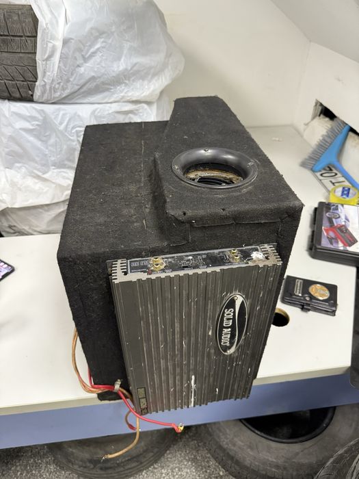 сабвуфер Alpine.