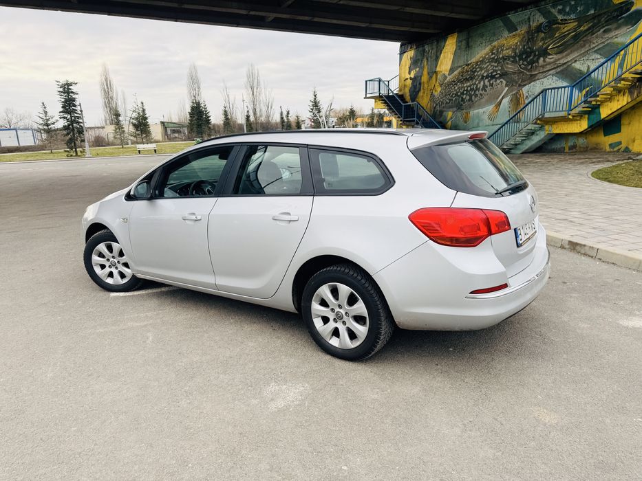 Opel Astra J SportsTourer Euro6 1.6Cdti