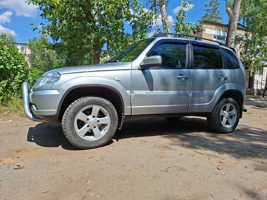 Chevrolet  Niva.