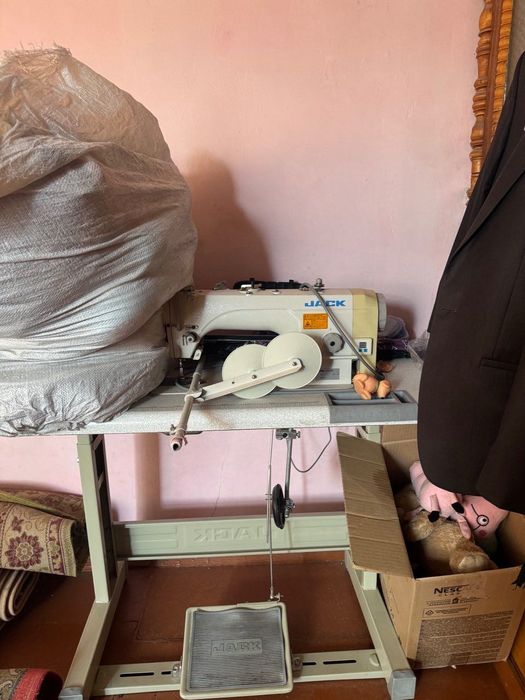 Машинка в идеальном состоянии jack