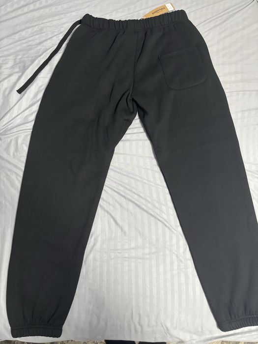 Pantaloni Essentials