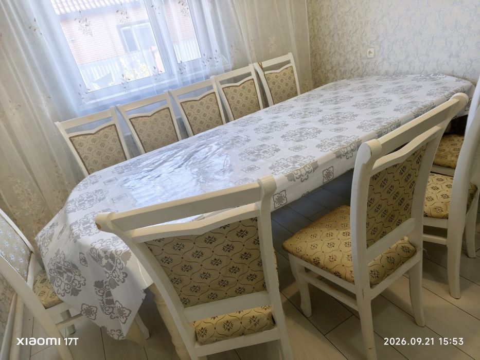 Продам стол с 10 стульями