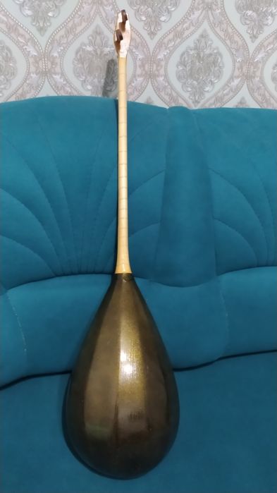 Домбыра сатылады