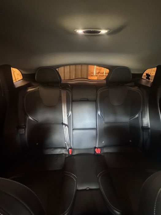 Volvo V40 1.6 D2 2013 • Full Option