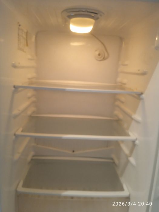 Холодильник SAMSUNG.