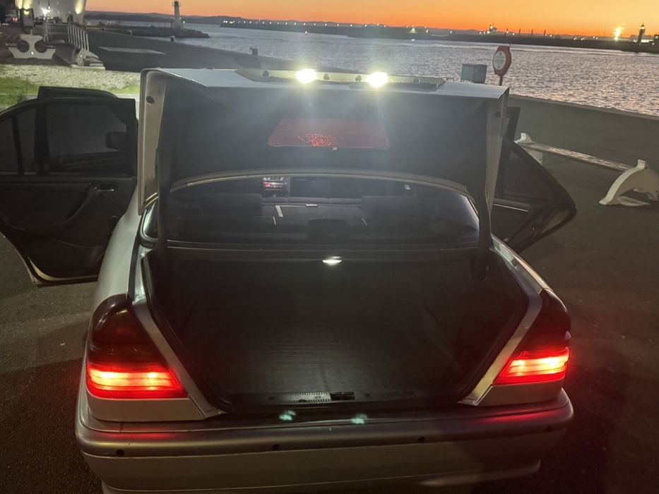 Продава се мерцедес С220