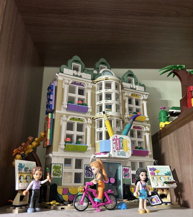 Продам оригинальные наборы LEGO FRIENDS в СОБРАННОМ виде.