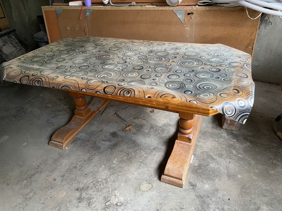 Маса от масивна дървесина