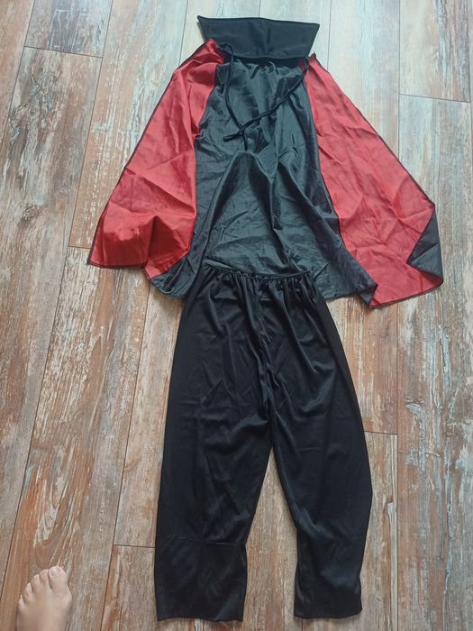 Costum carnaval vampir 6-8 ani