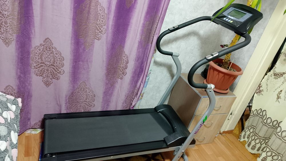 Продам бег. дорожку 70 000 тг.