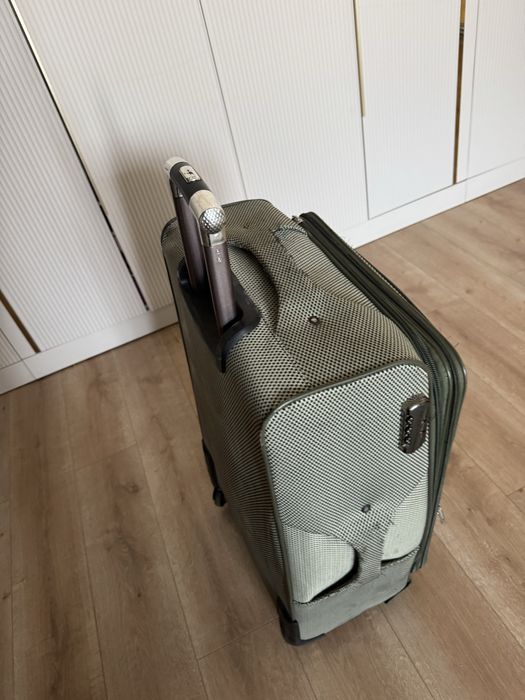 Продам Чемодан за 5000