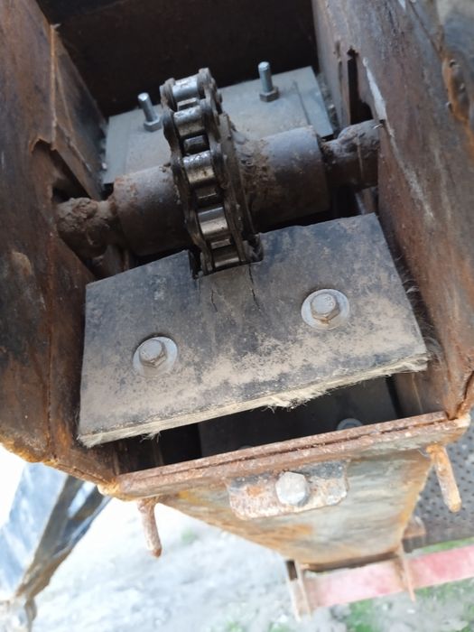 Makayi chiqargich aparat sotiladi sroshni pul kerak bolgani uchun rasi