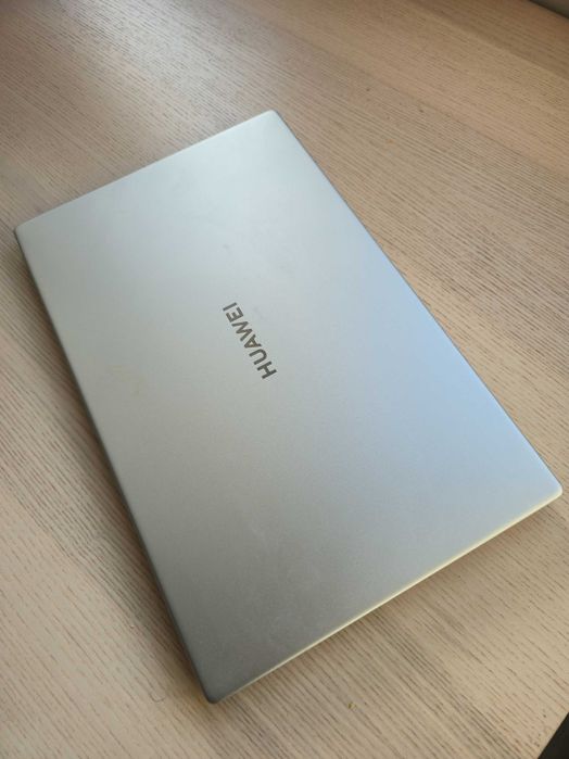 Laptop Huawei D15 pro matebook