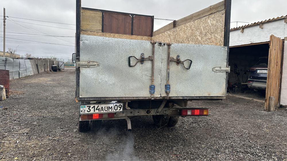 Продаю газель бортовой