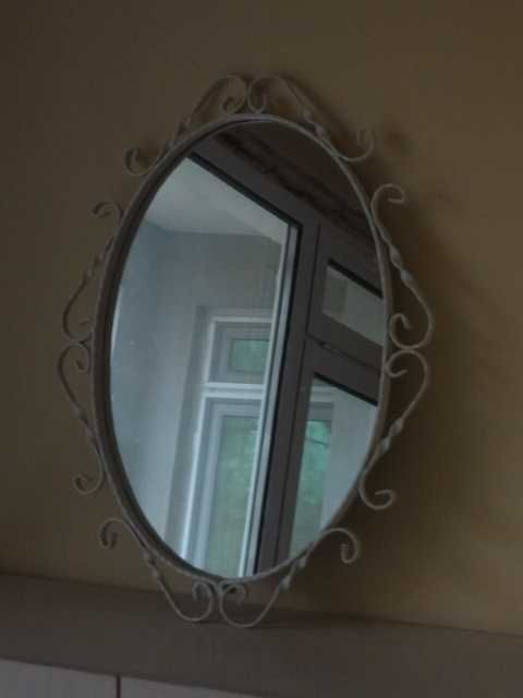 Винтидж огледало с метална рамка