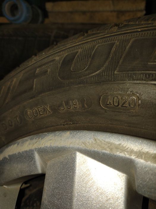 Vînd set roti iarna sde Renault Clio 2005 și set roti Ford focus mk1.