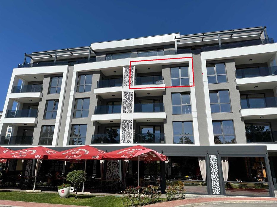 Продава се Двустаен апартамент в Добрич, Свети Георги - 70 кв.м за 1715 €/кв.м - Снимка #1