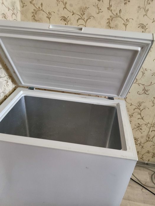 Продам Морозильную Камеру Hisense