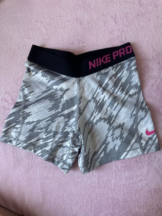 Къси панталонки Nike Pro