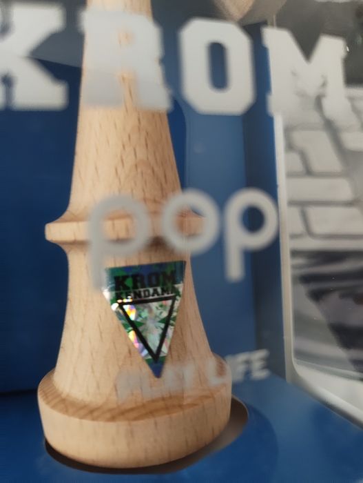 Kendama Krom Pop ediție limitată cu semnătura XRemus, noua, nejucata
