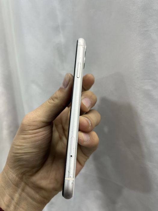 IPhone 11 64GB LL/A.       .
