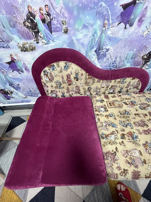 Продам диванчик детский