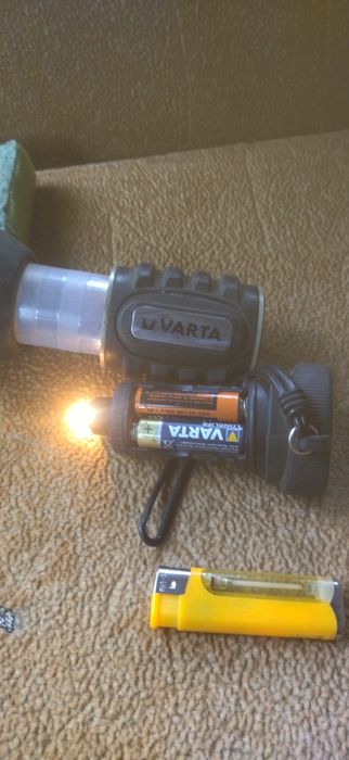 Фонарик Varta противоударный