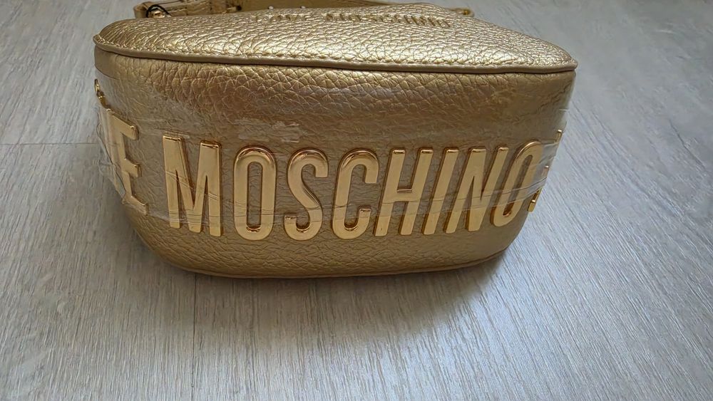 Дамска чанта Love moschino