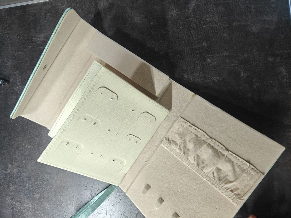 Кутия за бижута и пръстени