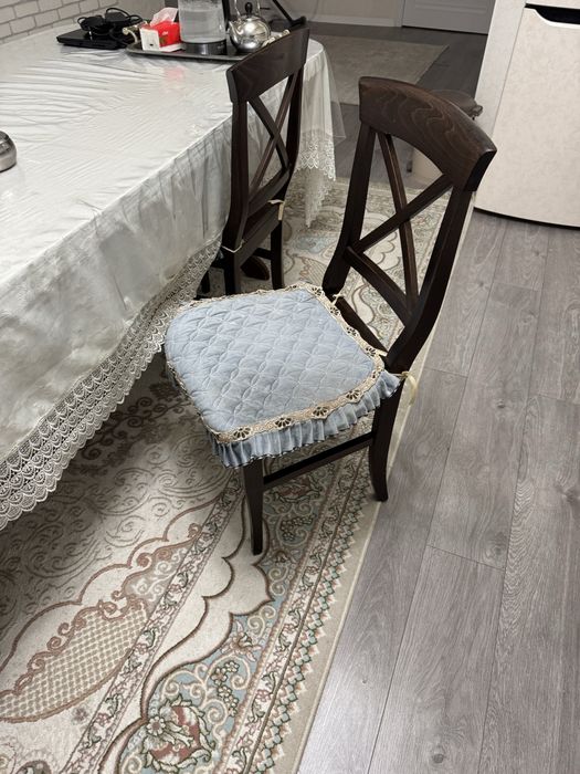 Продается стол со стульями