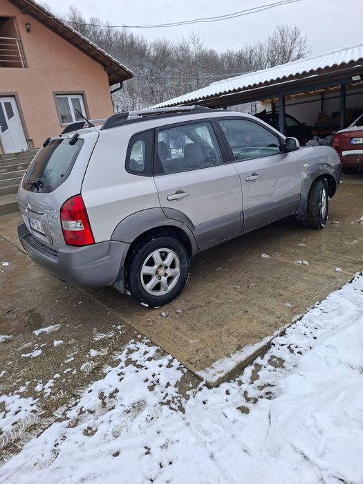 Hyundai  Tucson 2.0 crdi