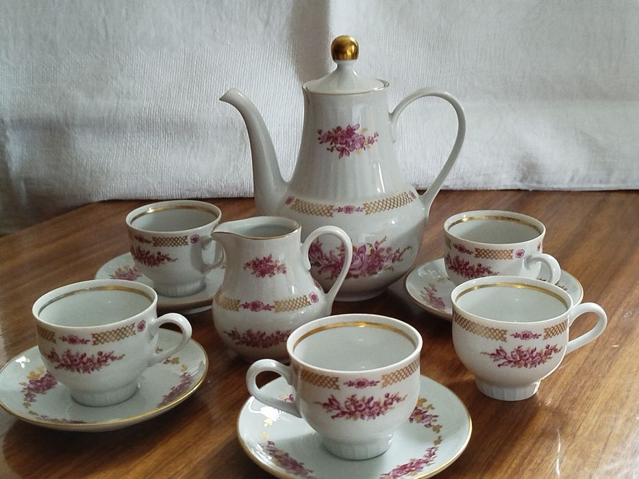 Сервизы кофейные, ГДР и "Подснежник".