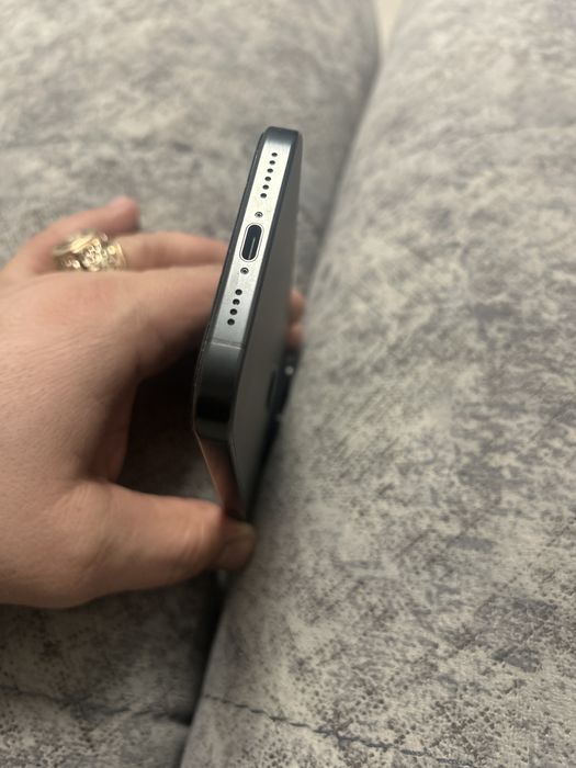 Продам Iphone 16 pro max