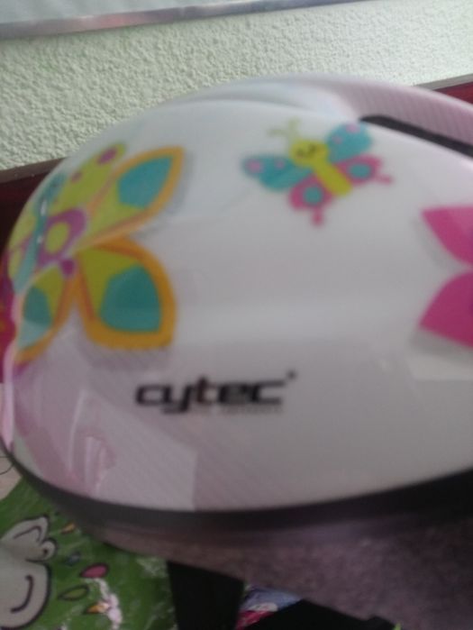 Каска за кънки и ролери. Протектори!