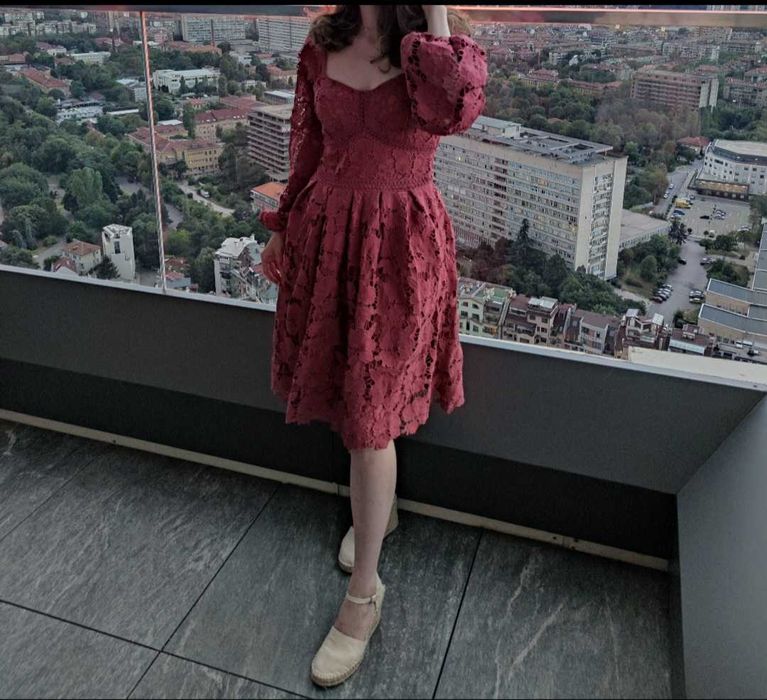 Различни рокли на Zara, H&M и др.