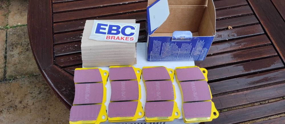Продавам EBC Yellowstuff 4000 Series предни накладки DP41210R