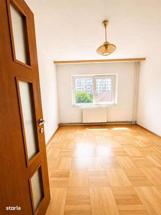 Apartament 4 camere suprafata mare zona Scriitorilor Brasov