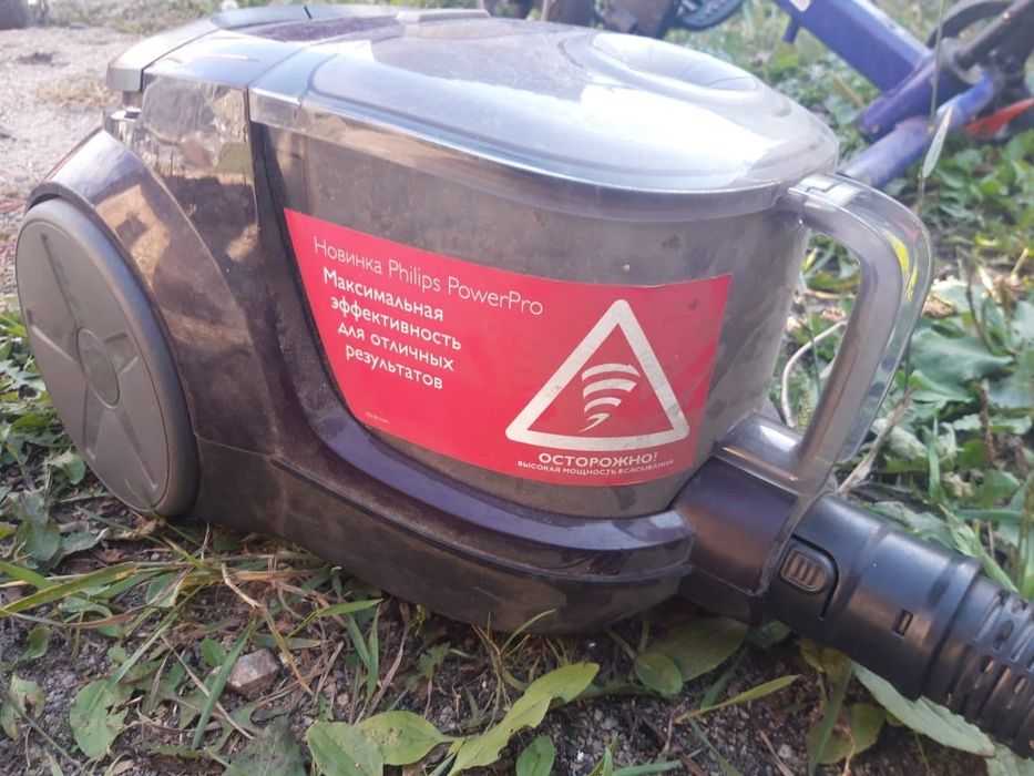 Пылесос Philips PowerPro Compact 1800 W Мод. FC8472/01